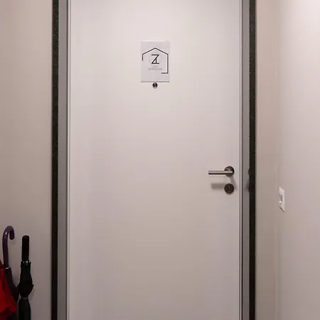 Center - Free Parking, Netflix And Wifi Apartment